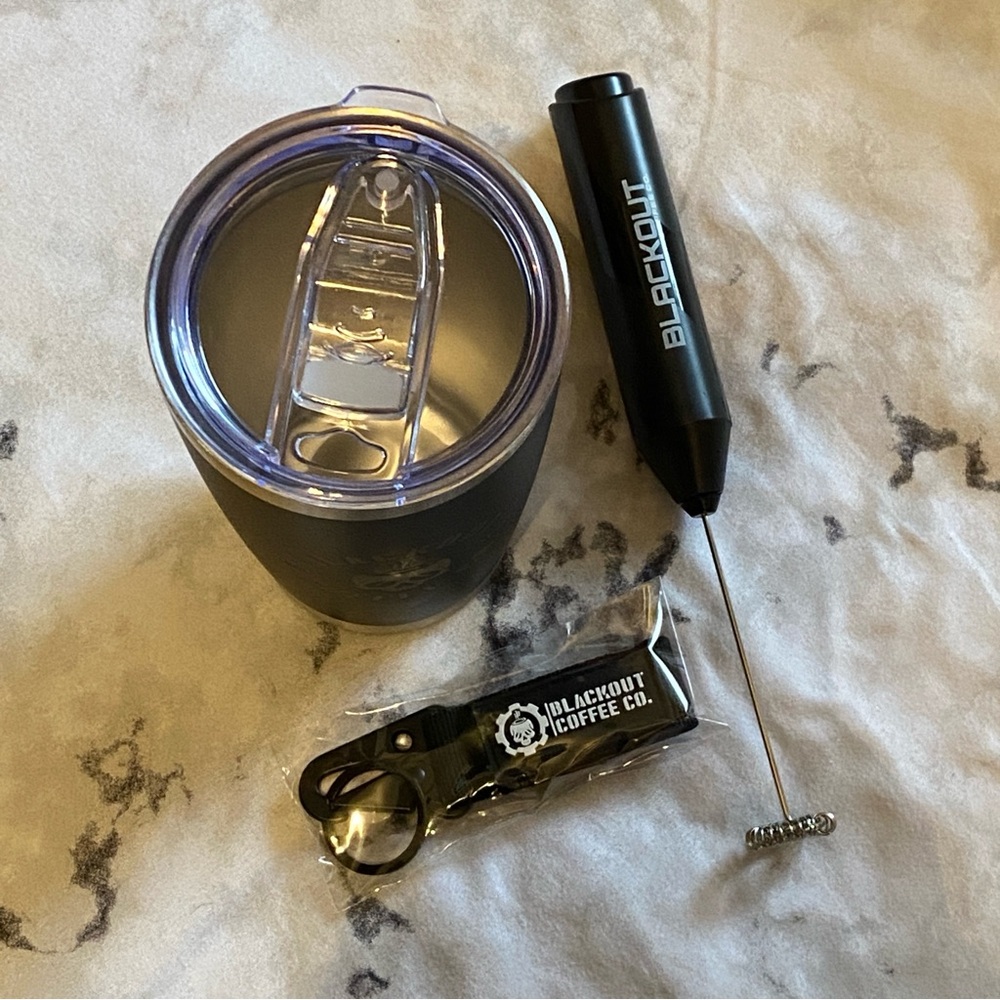 💀 Blackout Coffee Skull Tumbler Mixing Wand & Keychain Gift Set - Picture 3 of 8